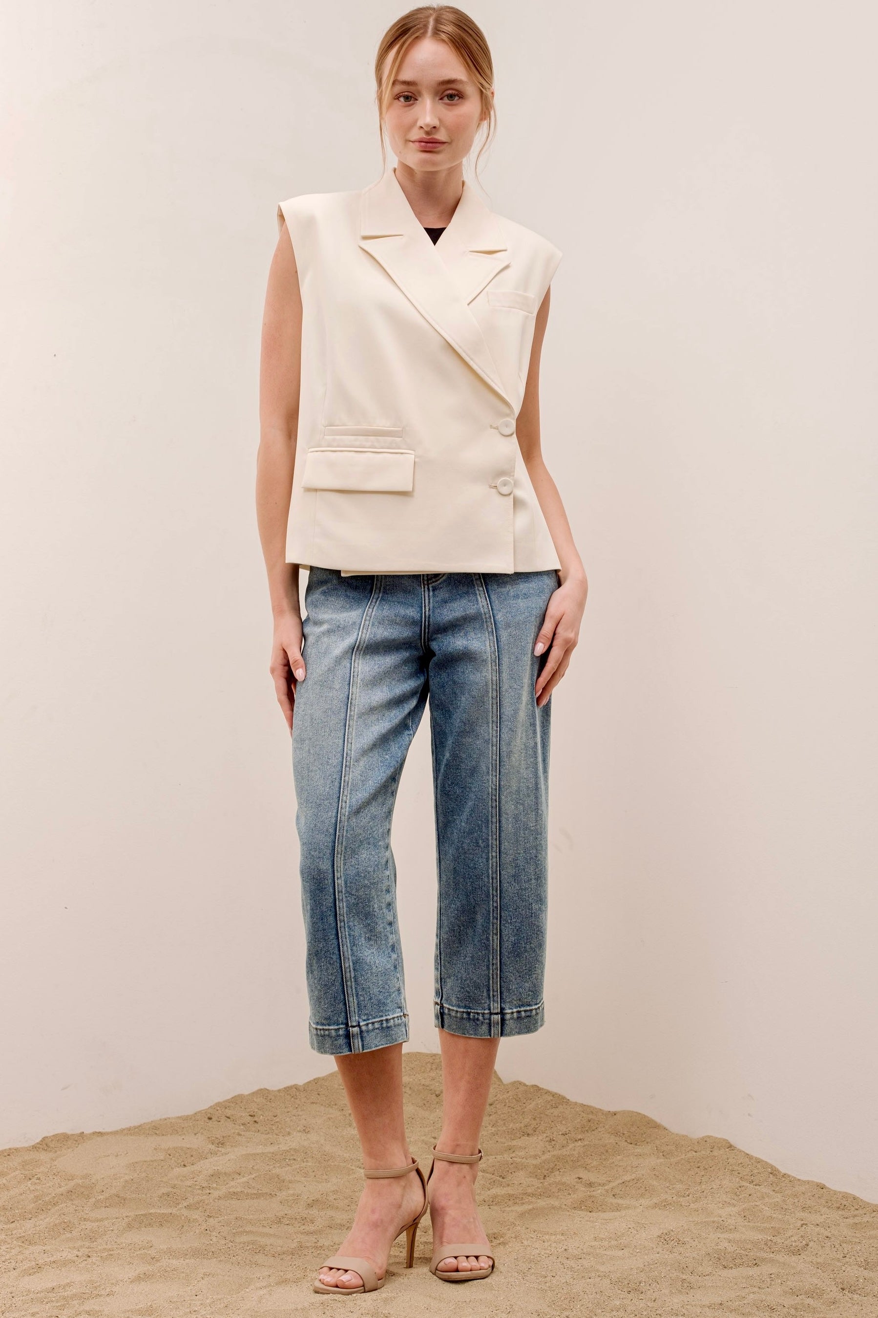 Tailor Cropped High-Rise Mom Jeans - alldeserved.com