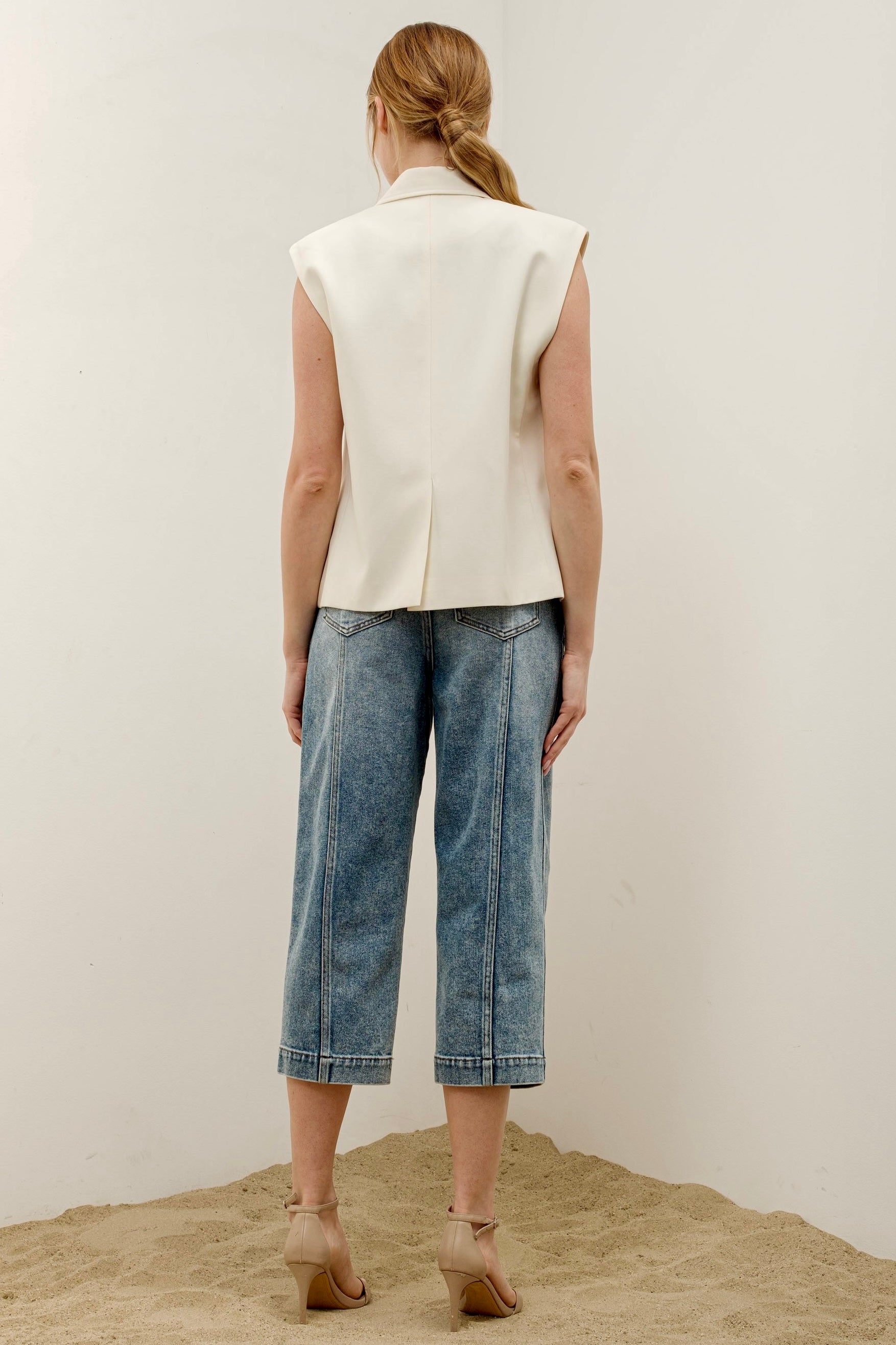 Tailor Cropped High-Rise Mom Jeans - alldeserved.com