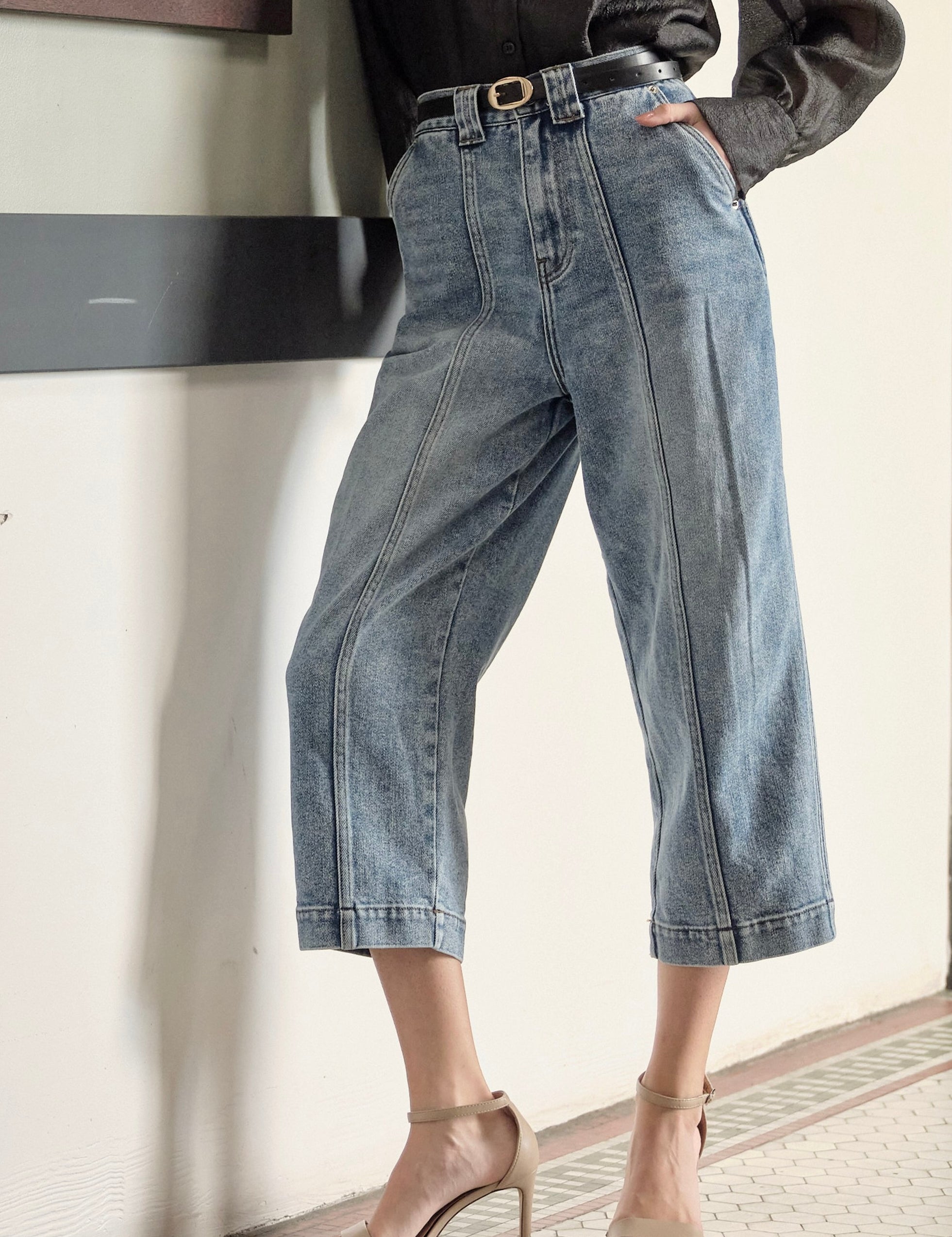 Tailor Cropped High-Rise Mom Jeans - alldeserved.com