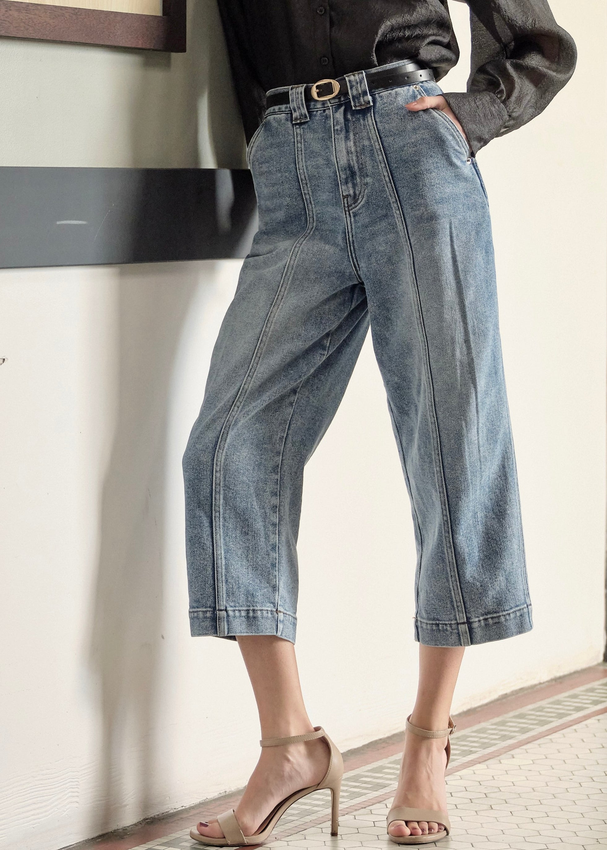 Tailor Cropped High-Rise Mom Jeans - alldeserved.com