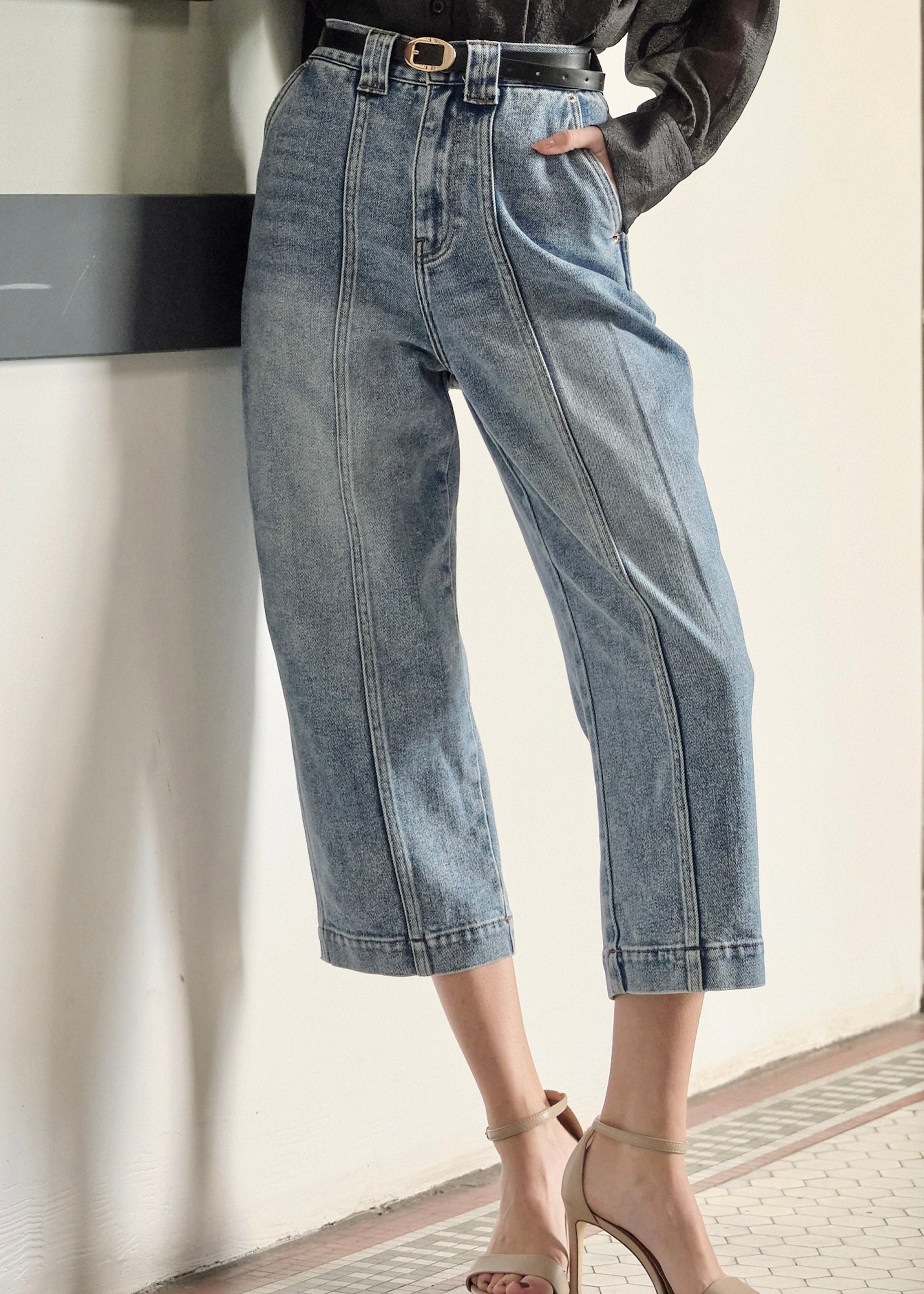 Tailor Cropped High-Rise Mom Jeans - alldeserved.com