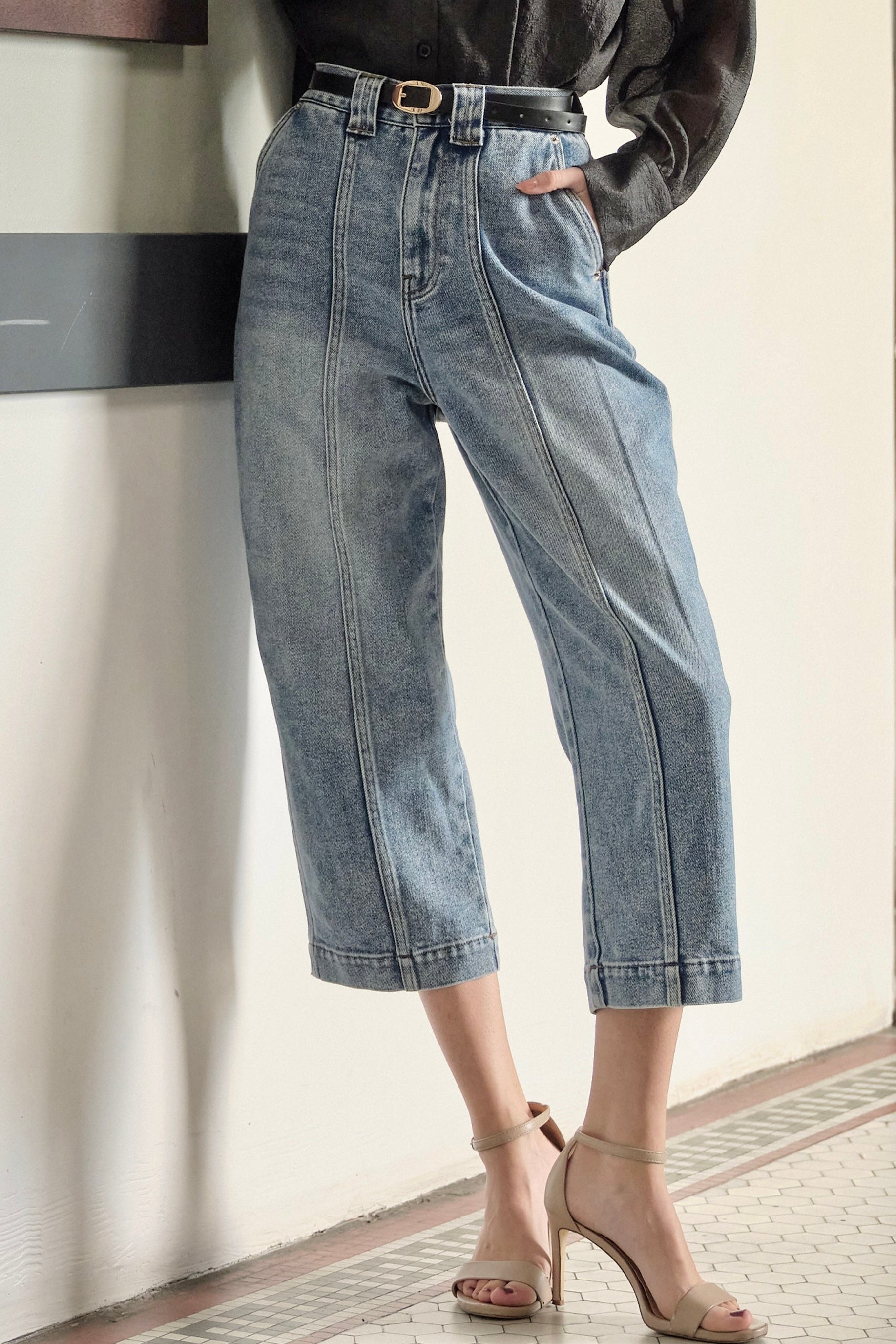 Tailor Cropped High-Rise Mom Jeans - alldeserved.com