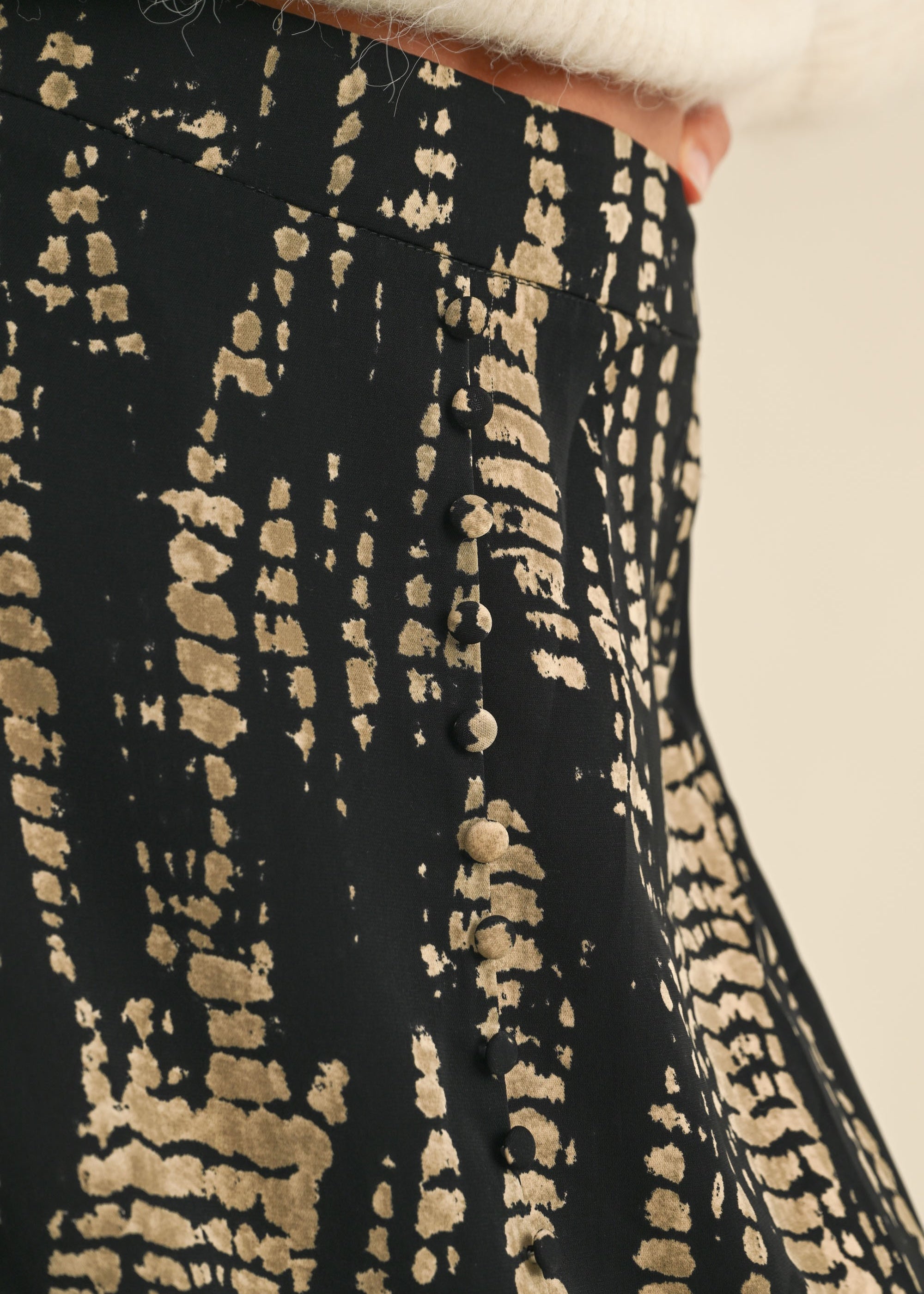 Desert Shadow Slit Skirt - alldeserved.com