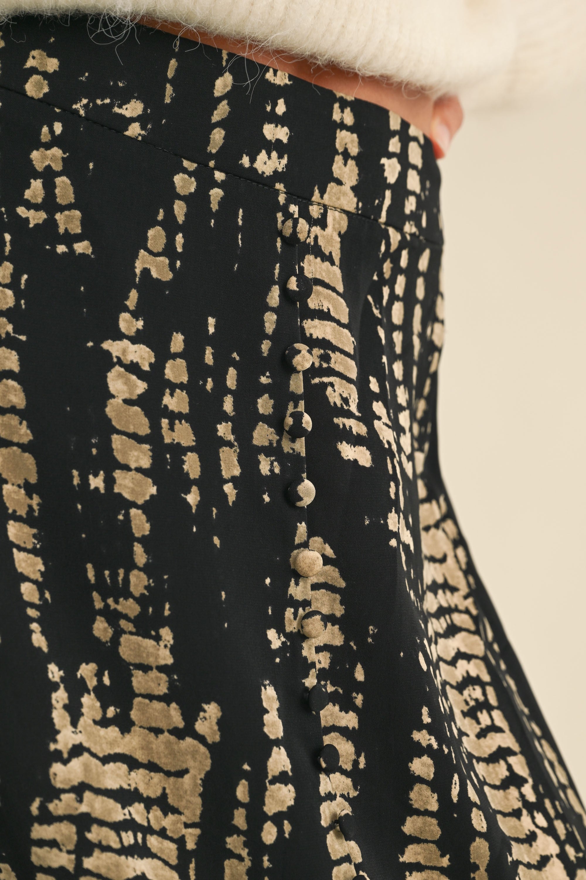 Desert Shadow Slit Skirt - alldeserved.com