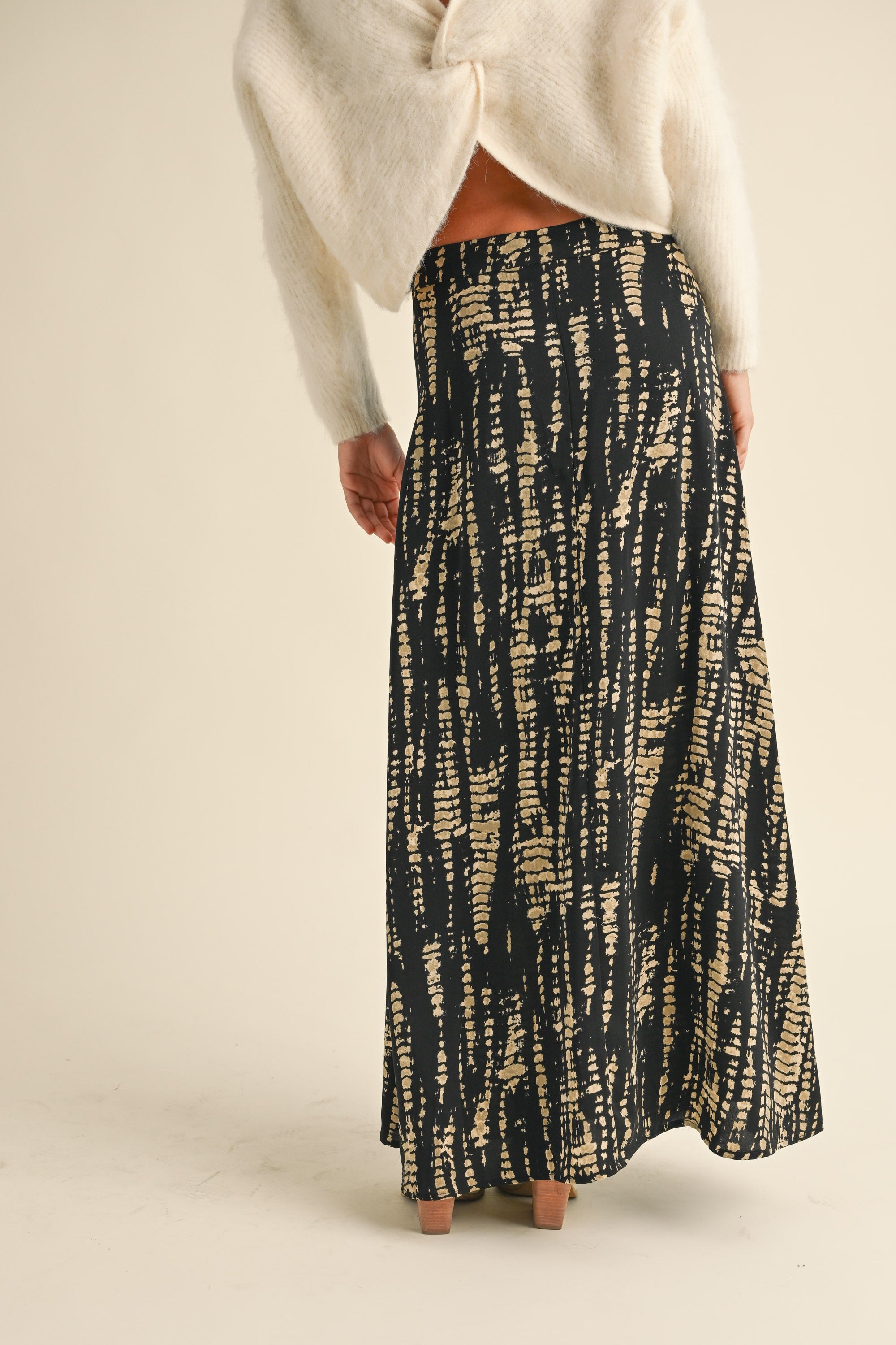 Desert Shadow Slit Skirt - alldeserved.com