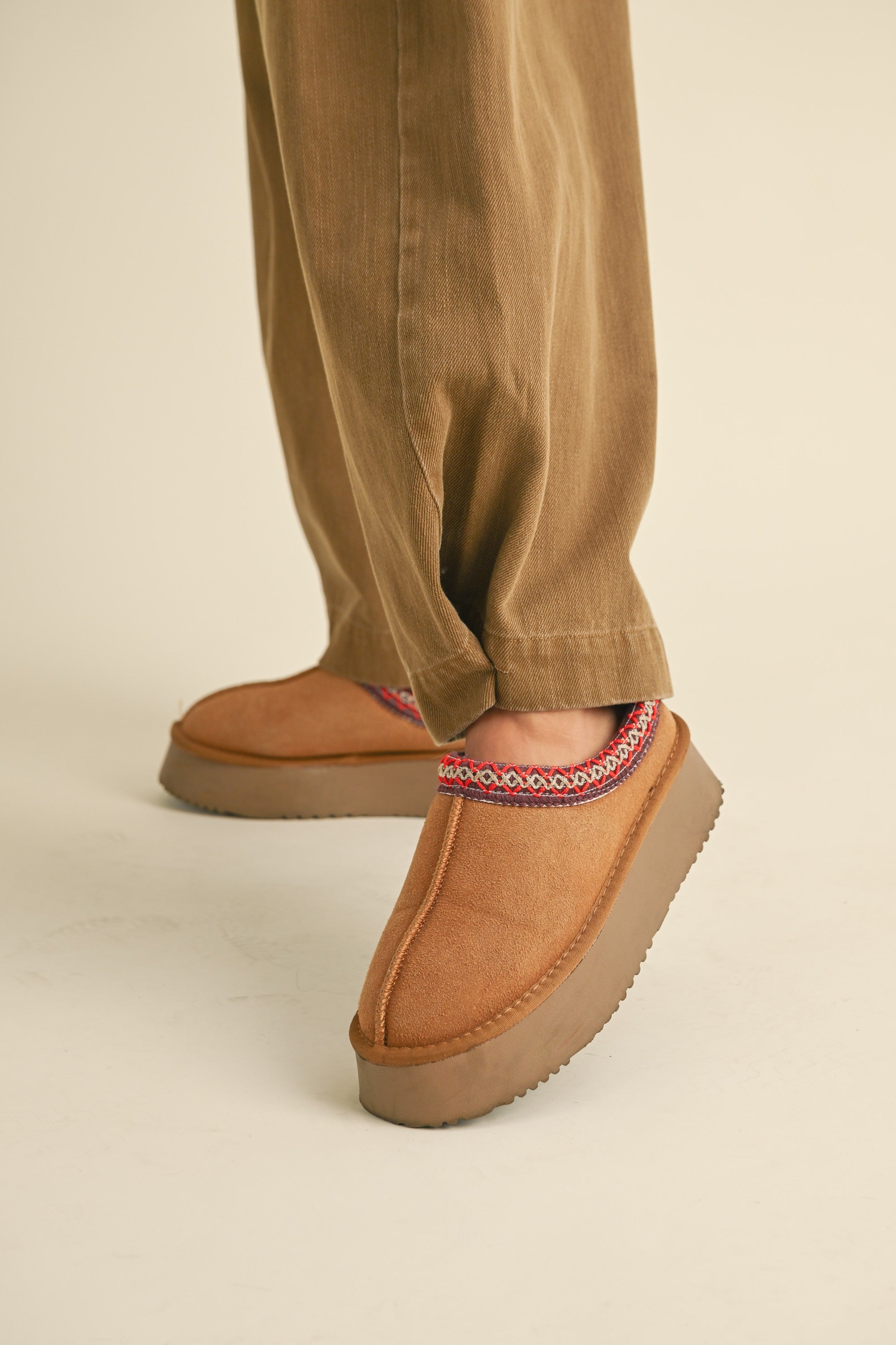 Nash Wide-Leg Pleated Pants - alldeserved.com
