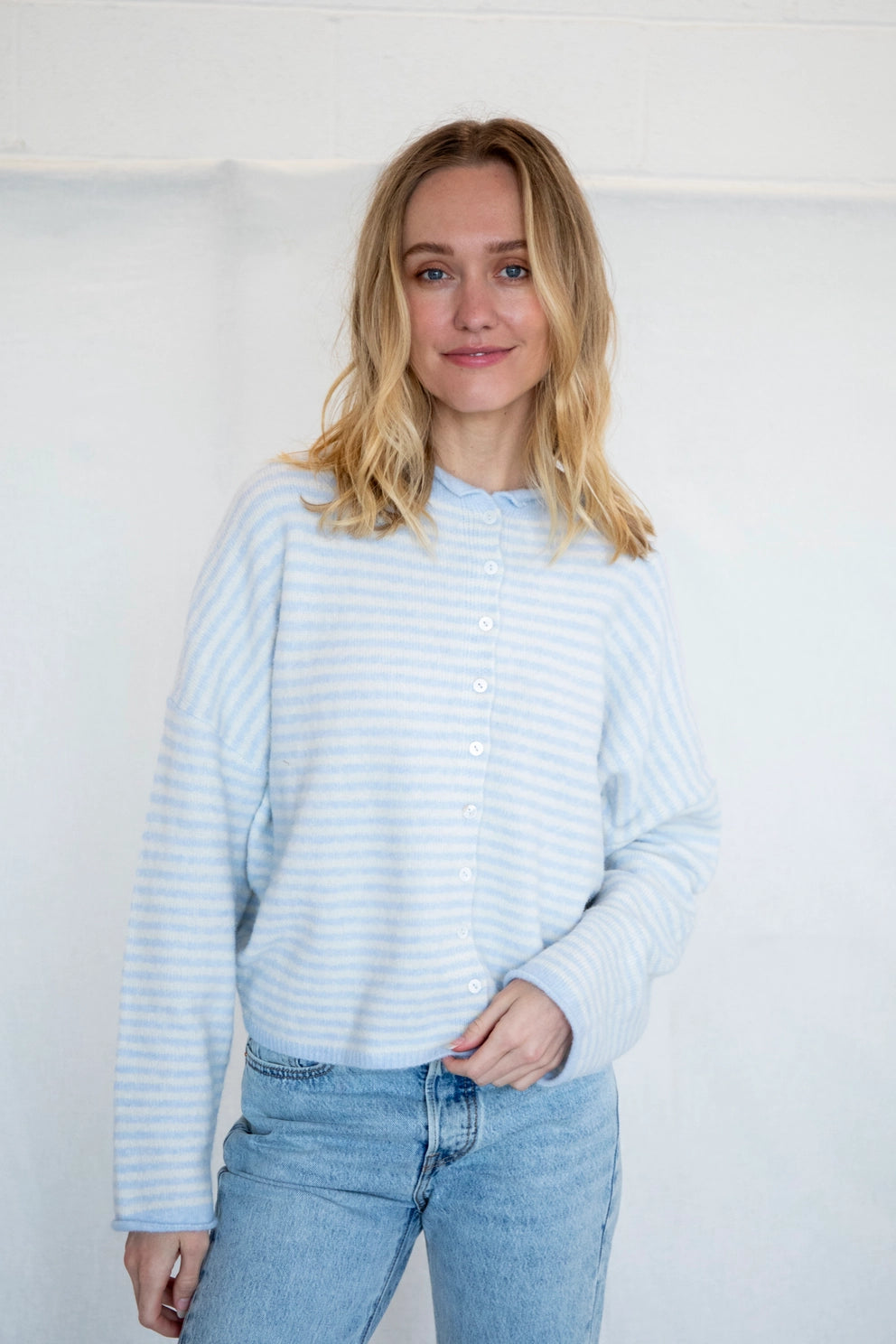Hailey Button Down Cardigan - Mini striped - Light Blue
