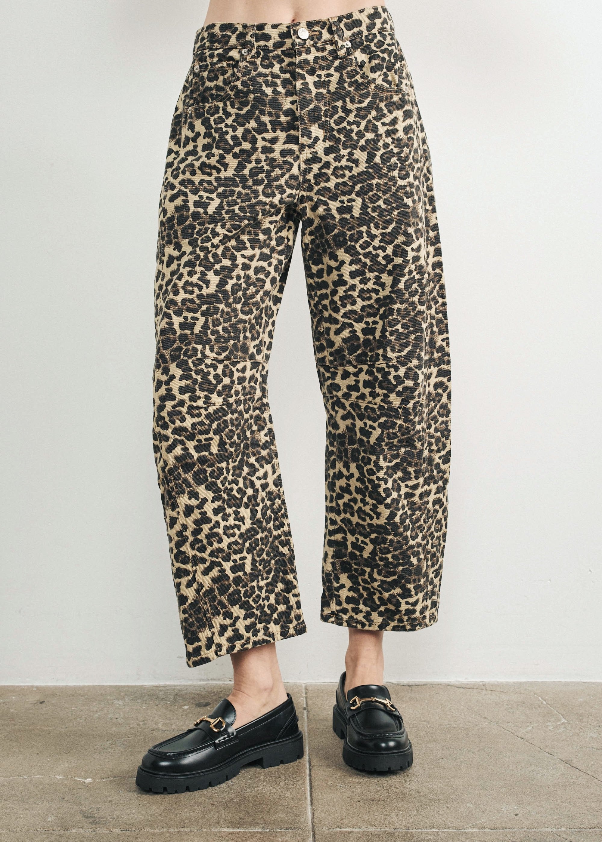 Woman wearing Good Luck Barrel Jeans in Leopard - front view