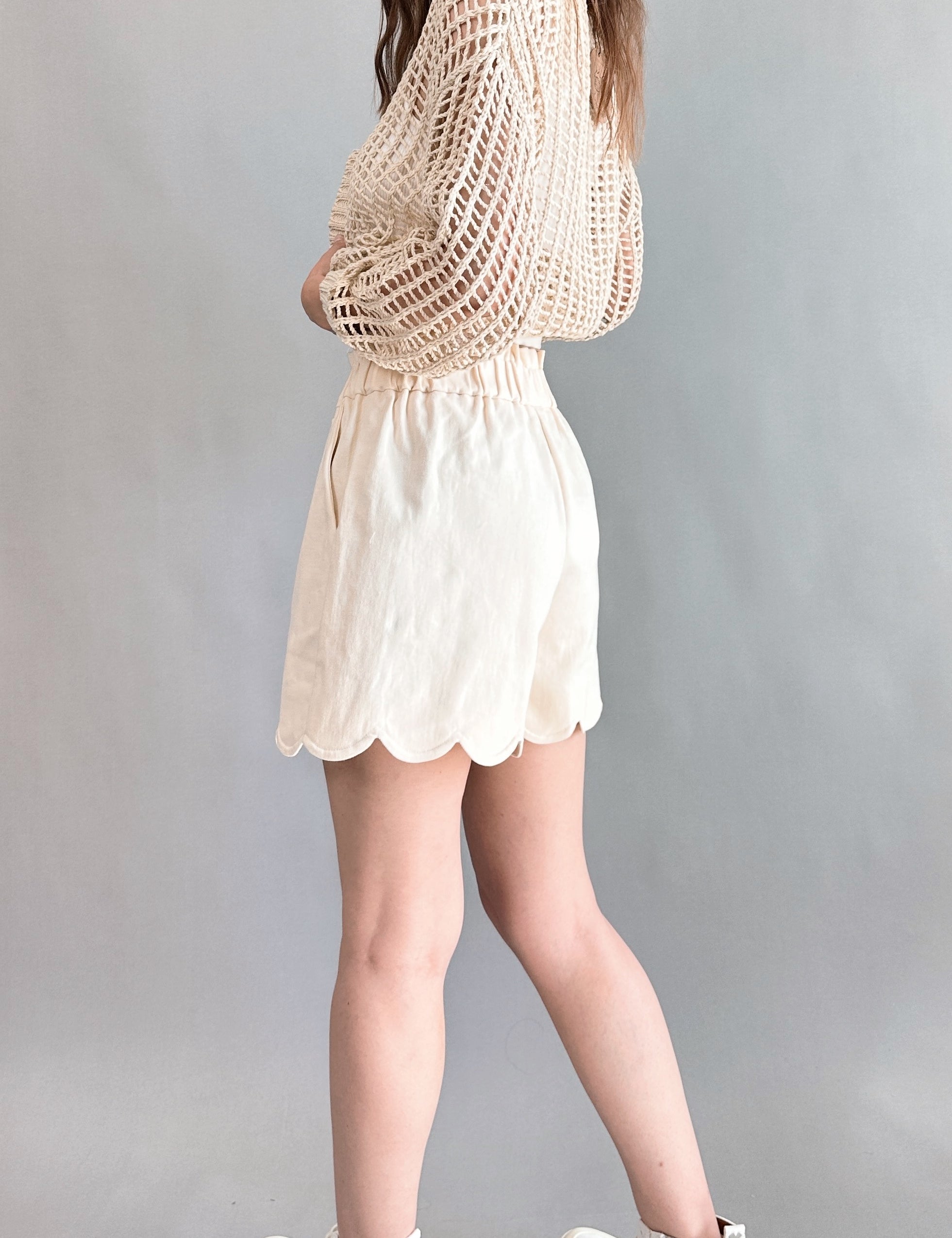 In Bloom Scallop Hem Shorts - alldeserved.com