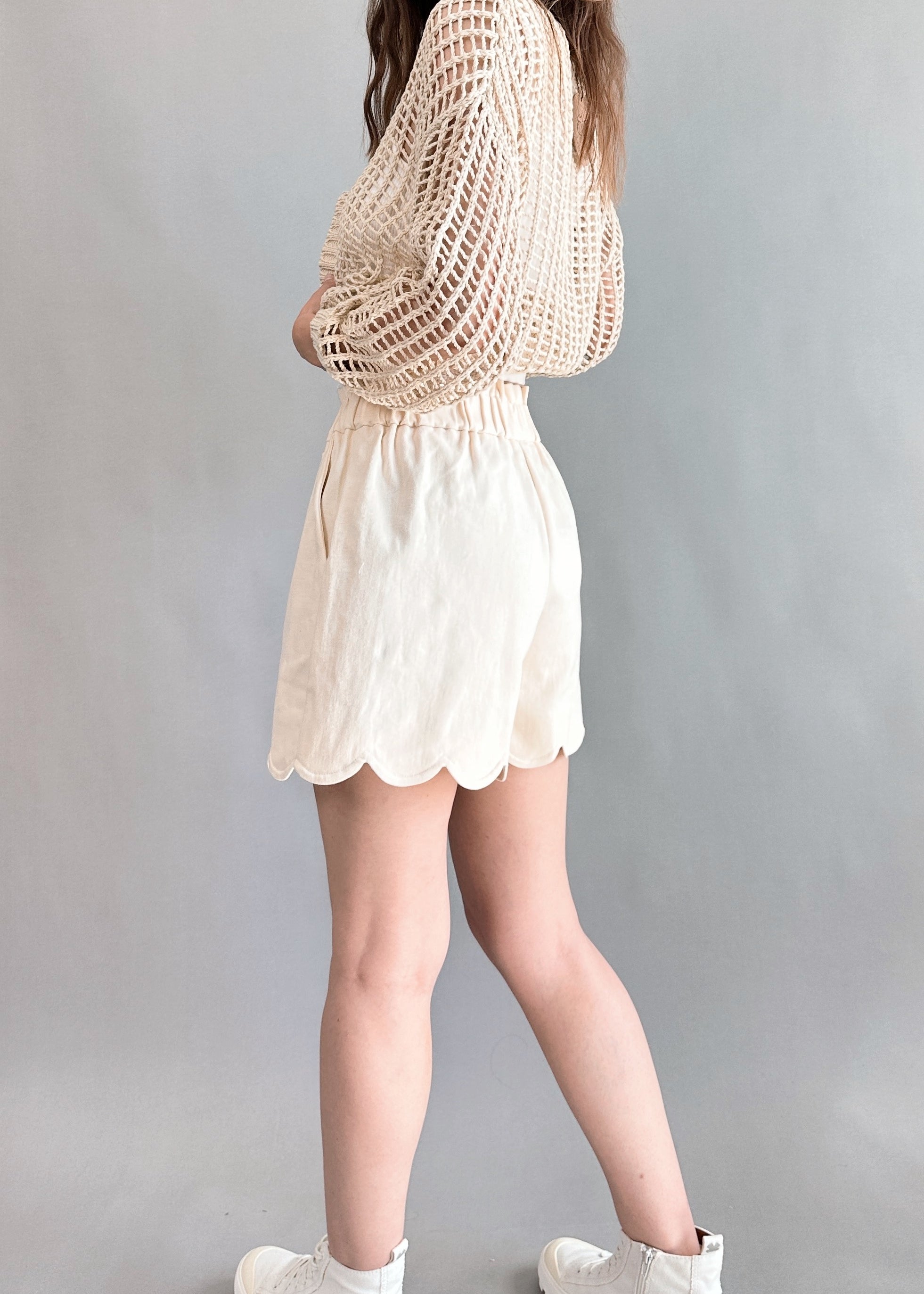 In Bloom Scallop Hem Shorts - alldeserved.com