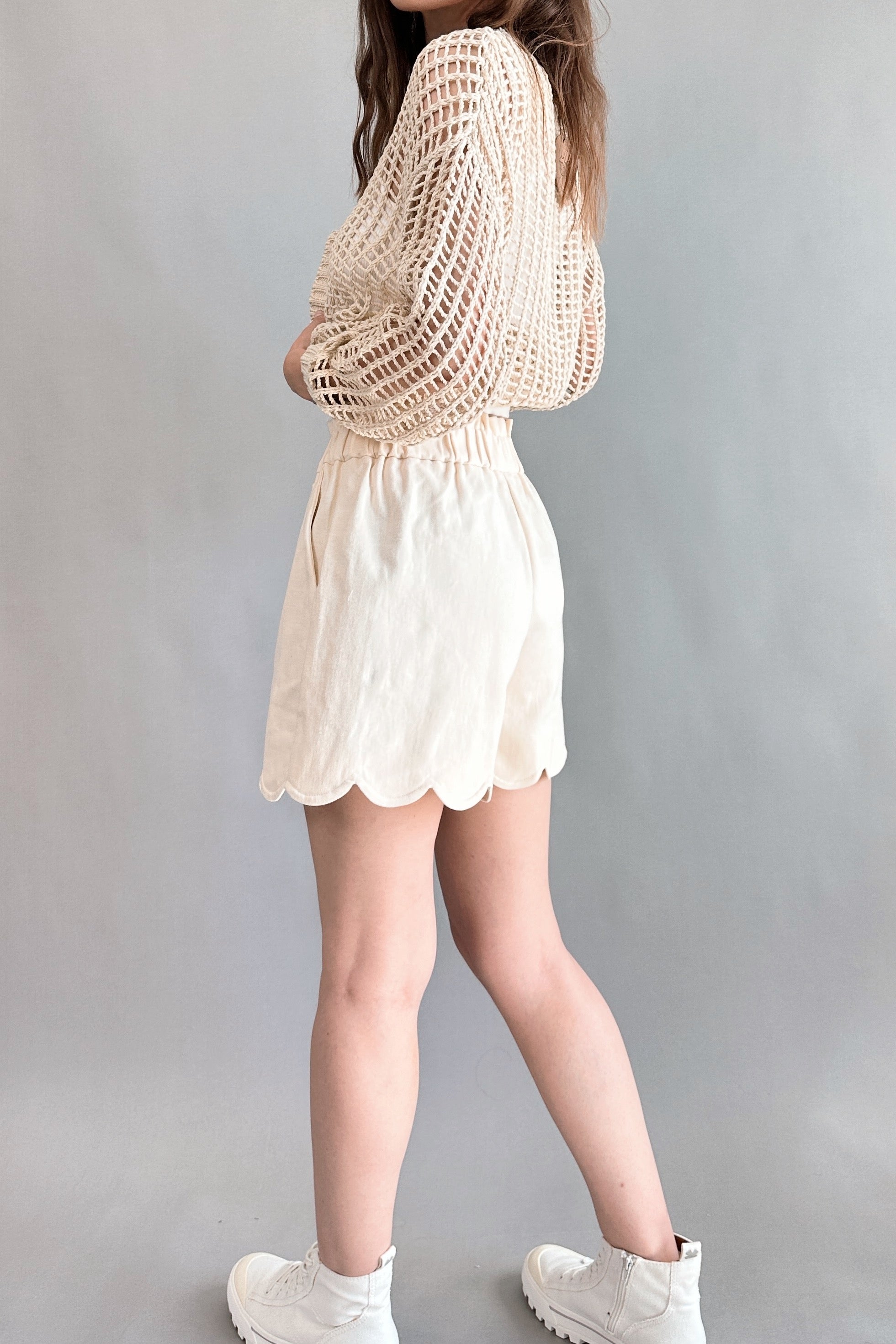 In Bloom Scallop Hem Shorts - alldeserved.com