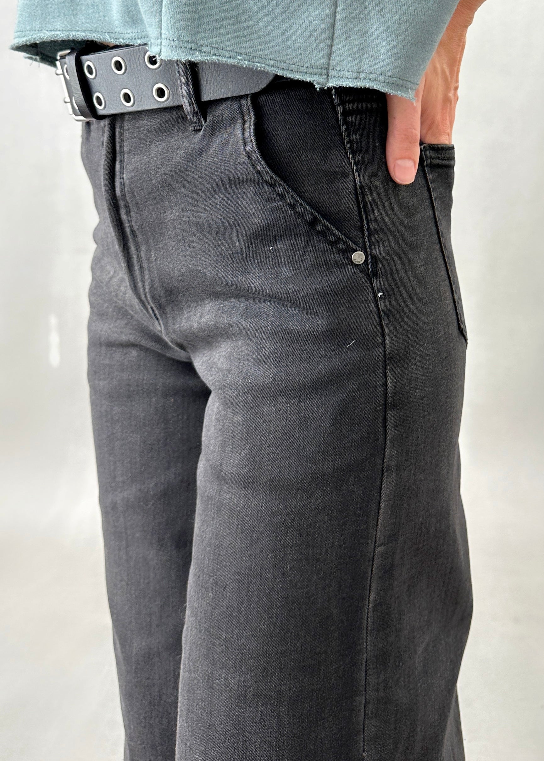 Jetset Crop Jeans - alldeserved.com