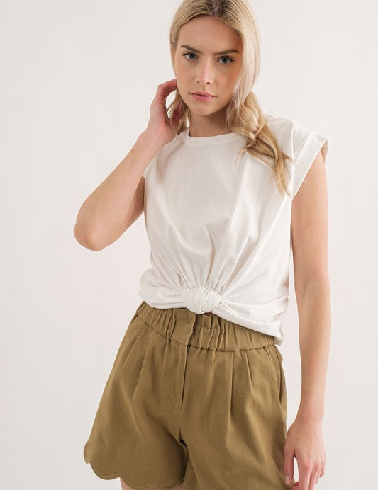 In Bloom Scallop Hem Shorts - alldeserved.com