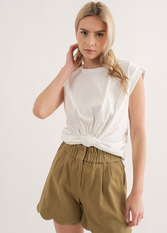In Bloom Scallop Hem Shorts - alldeserved.com