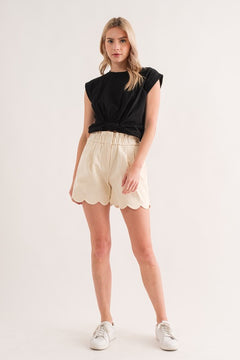 In Bloom Scallop Hem Shorts - alldeserved.com