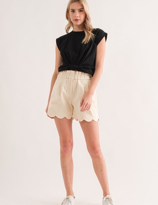 In Bloom Scallop Hem Shorts - alldeserved.com