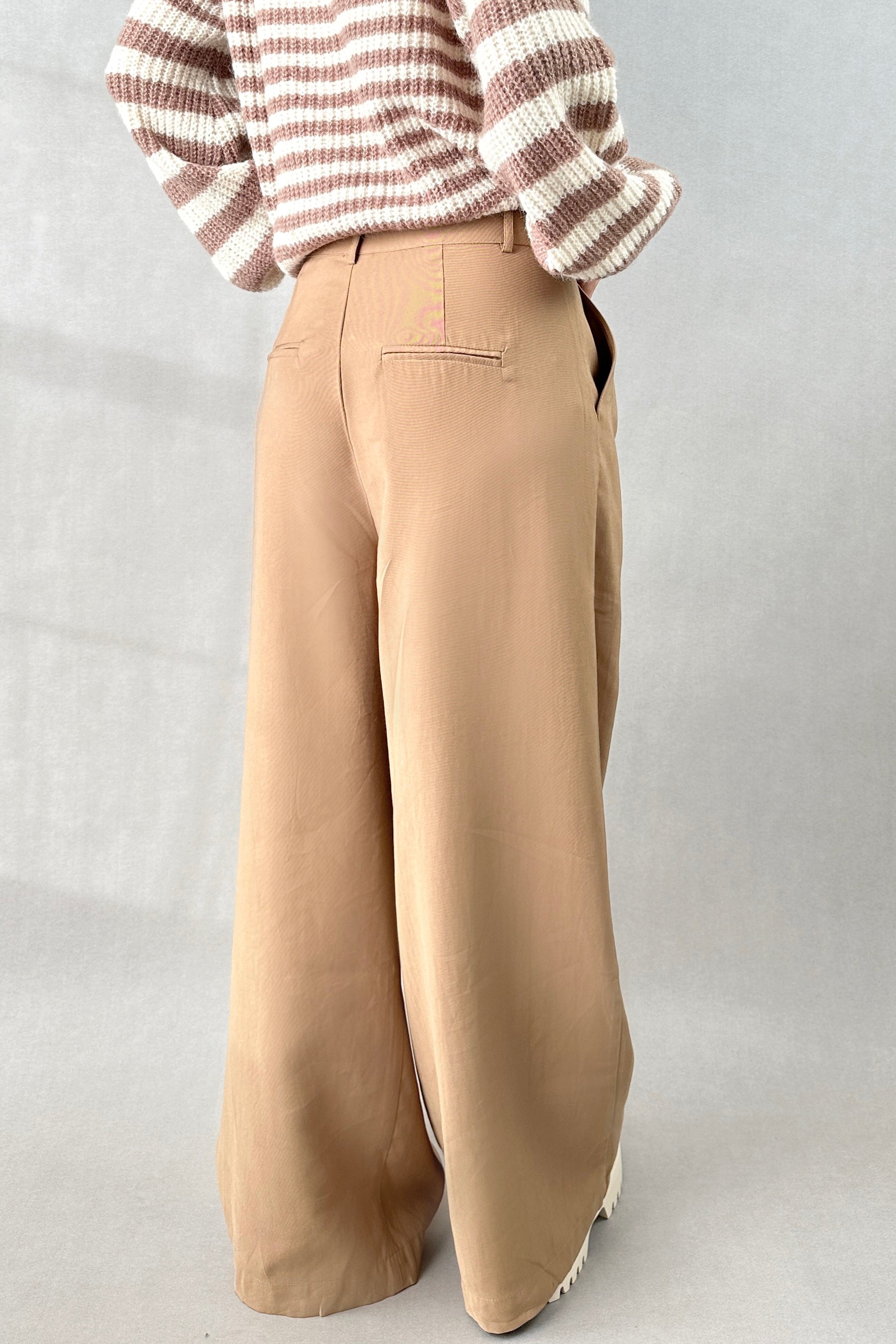 Zola Wide-Leg Pants - alldeserved.com