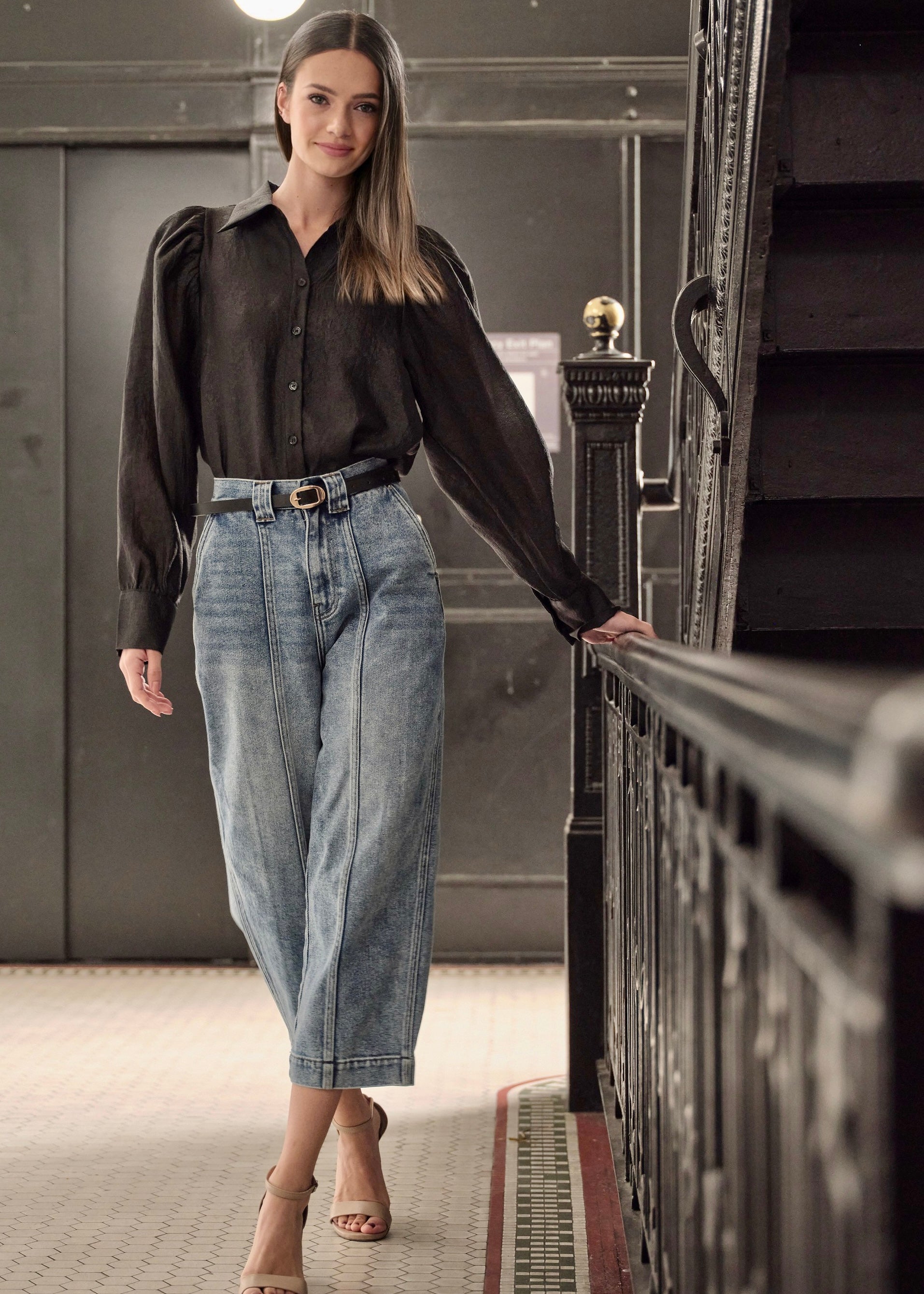 Tailor Cropped High-Rise Mom Jeans - alldeserved.com