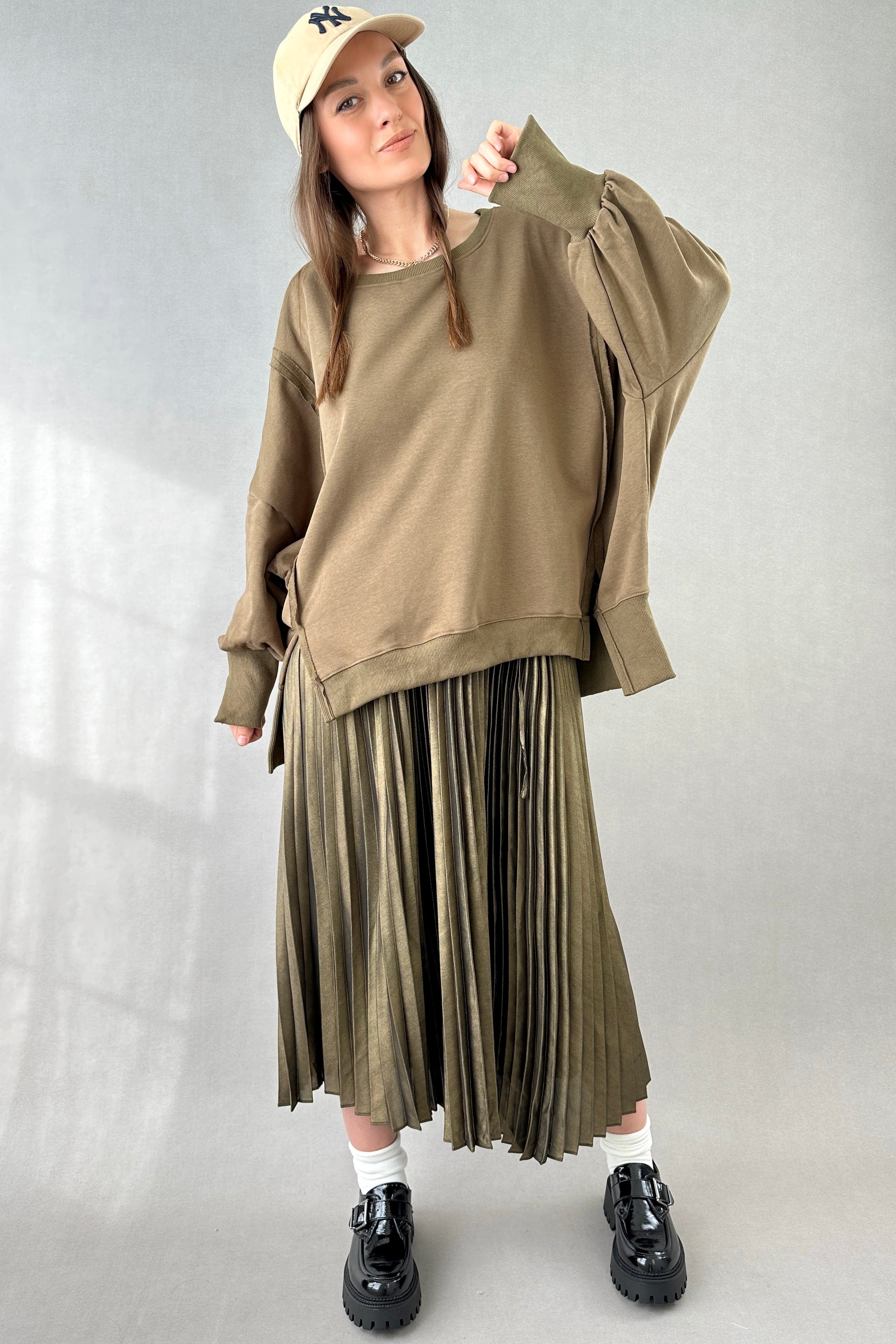 The Camden Sweatshirt - alldeserved.com