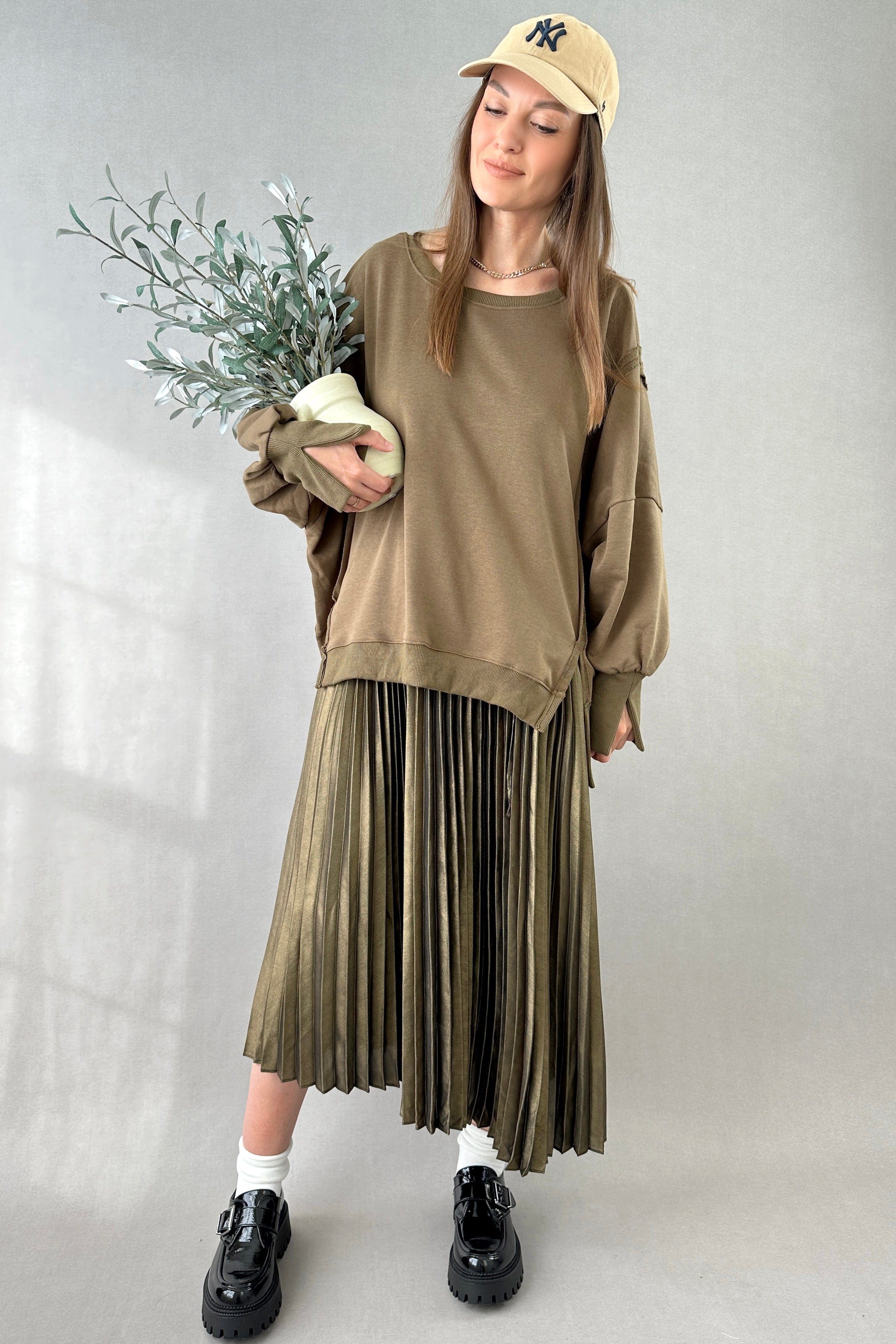 The Camden Sweatshirt - alldeserved.com