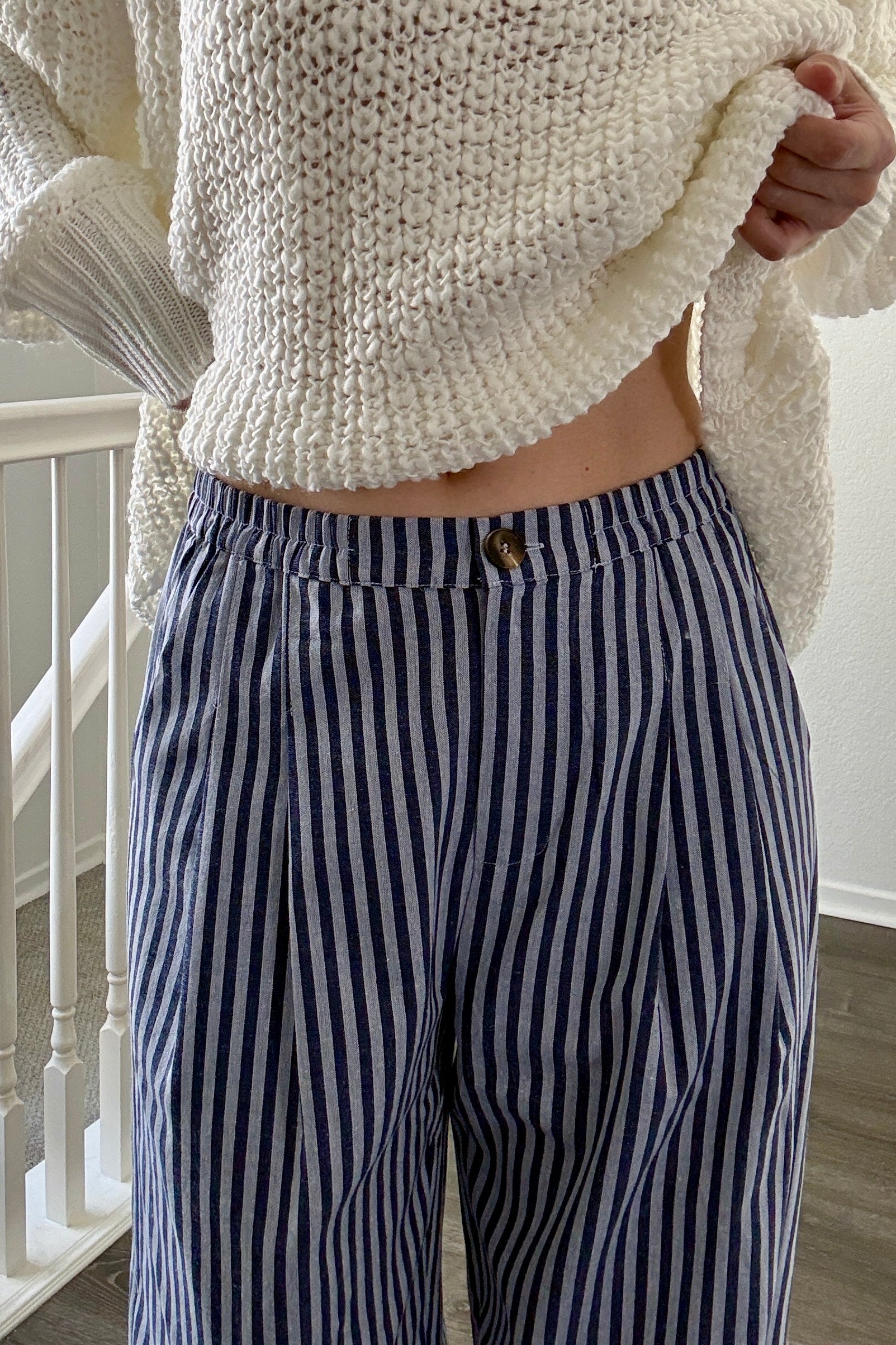 Irene Striped Wide Leg Pants in Navy - closer up front closure