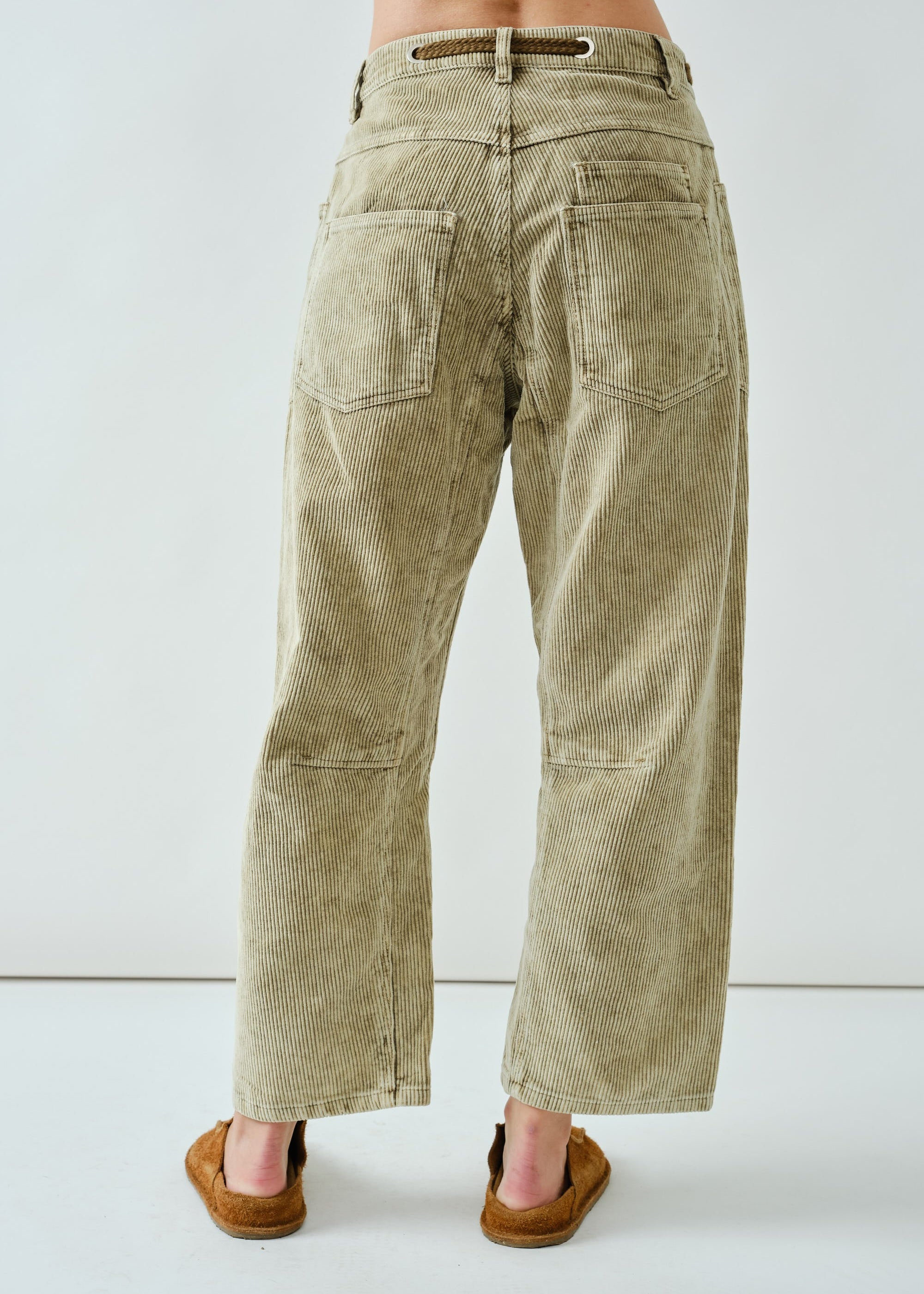 Back of Moxie Barrel Eyelet Jeans in corduroy olive — women’s corduroy pants with modern barrel shape.