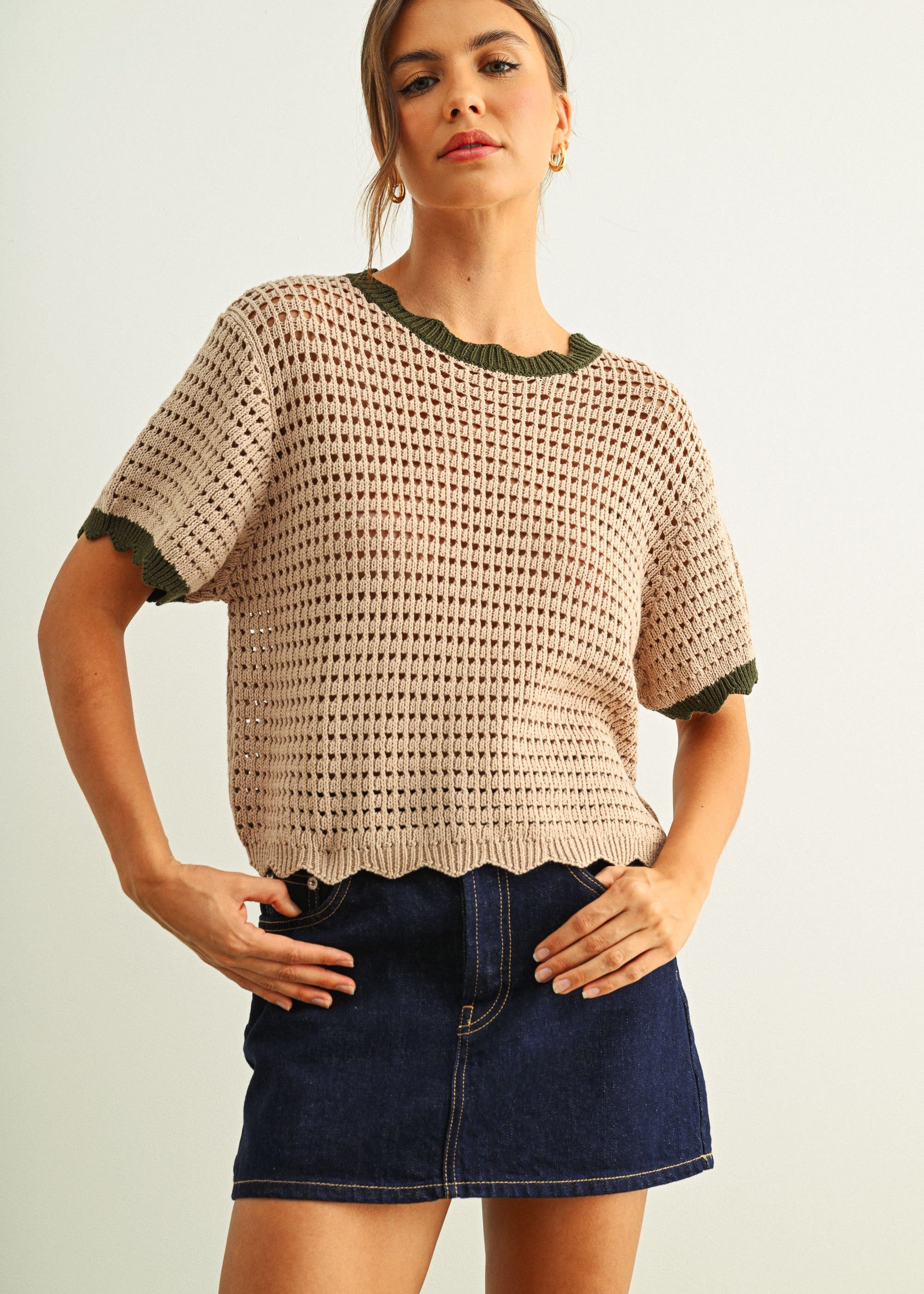 Scalloped mesh knit short sleeve top in tan with olive trim styled with casual outfit