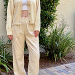 Wanderlust gingham boxer pants in yellow (oatmeal) with elastic waistband and relaxed fit